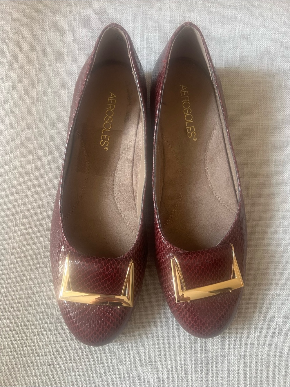 AEROSOLES Burgundy Snake print Ballet Flats, size 6.5, buckle office dressy